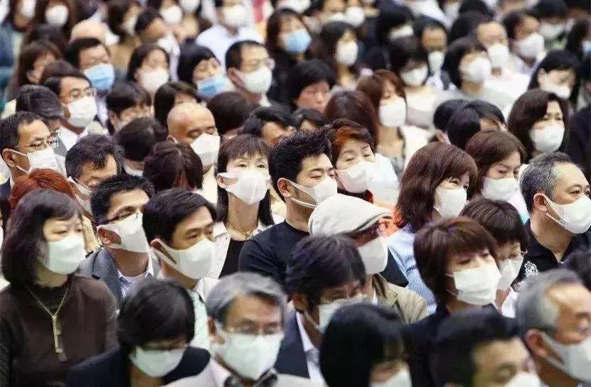 口罩也带有阀门？专家：就诊患者不应佩戴有呼吸阀口罩-